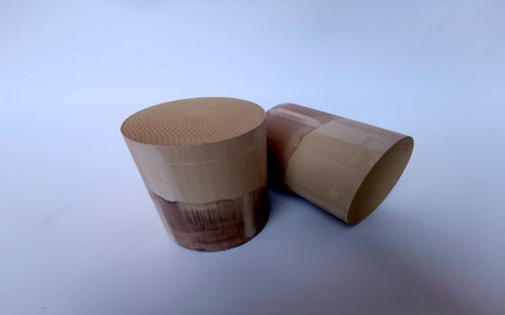 Catalizador magro de la trampa del SCR LNT Nox en euro universal del catalizador del extractor del vehículo cuatro cinco seis