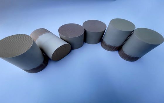 Euro material del substrato del catalizador del panal del alúmina de los vehículos de la gasolina 4 5 6