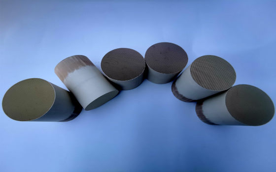 Catalizador poroso 400Cpsi del substrato del panal del catalizador del platino del rodio de cerámica de Palladium