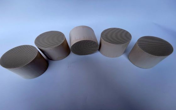 Filtro de partículas diesel de Dpf del euro 5 del euro 6 del filtro del extractor DPF del motor