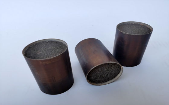 Convertidor catalítico el derecho del paladio de la pinta en la motocicleta 300 CPSI 400 CPSI